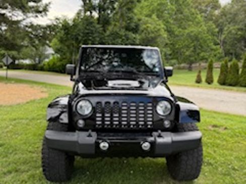Used 2018 Jeep Wrangler Unlimited Sahara w/ Dual Top Group AWD/4WD image 1