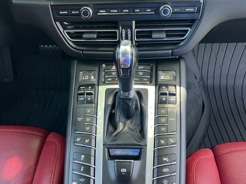 Used 2020 Porsche Macan Turbo AWD/4WD image 14