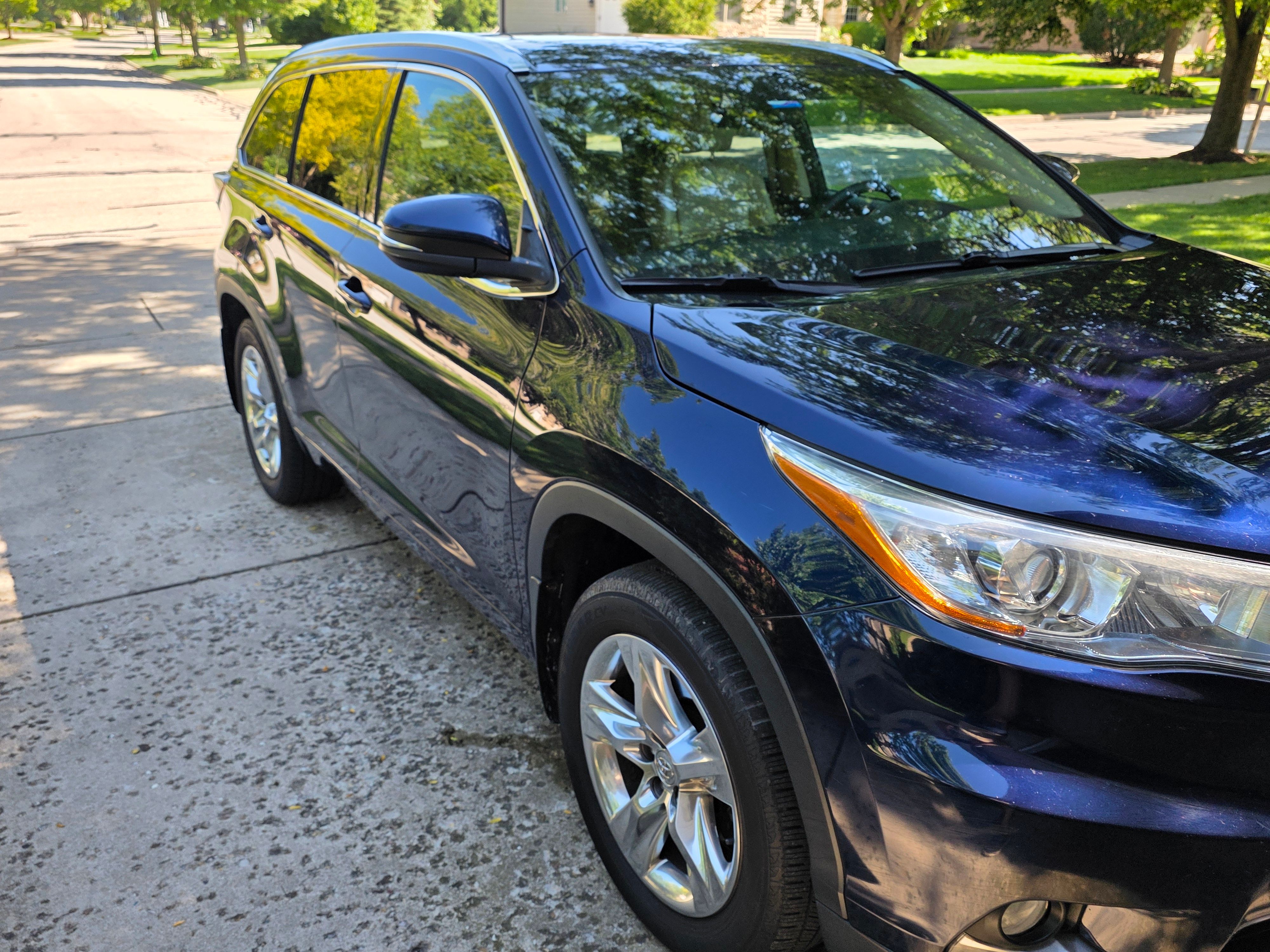 Used 2014 Toyota Highlander Limited AWD/4WD image 29