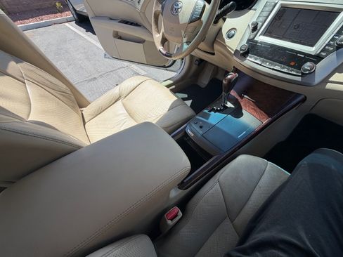 Used 2011 Toyota Avalon Limited image 17