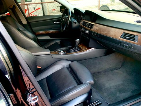 Used 2009 BMW 335i Sedan image 2