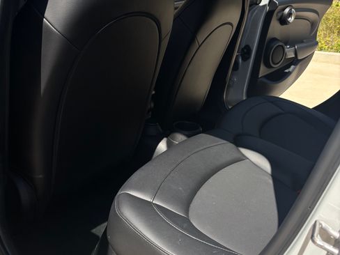 Used 2017 MINI Cooper 4-Door Hardtop FWD image 16