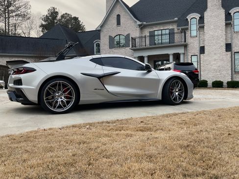 Used 2023 Chevrolet Corvette Z06 w/ Engine Appearance Package RWD image 12
