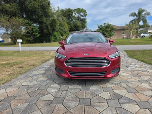 Used 2016 Ford Fusion SE image 1