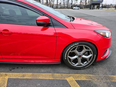 Used 2017 Ford Focus ST image 23