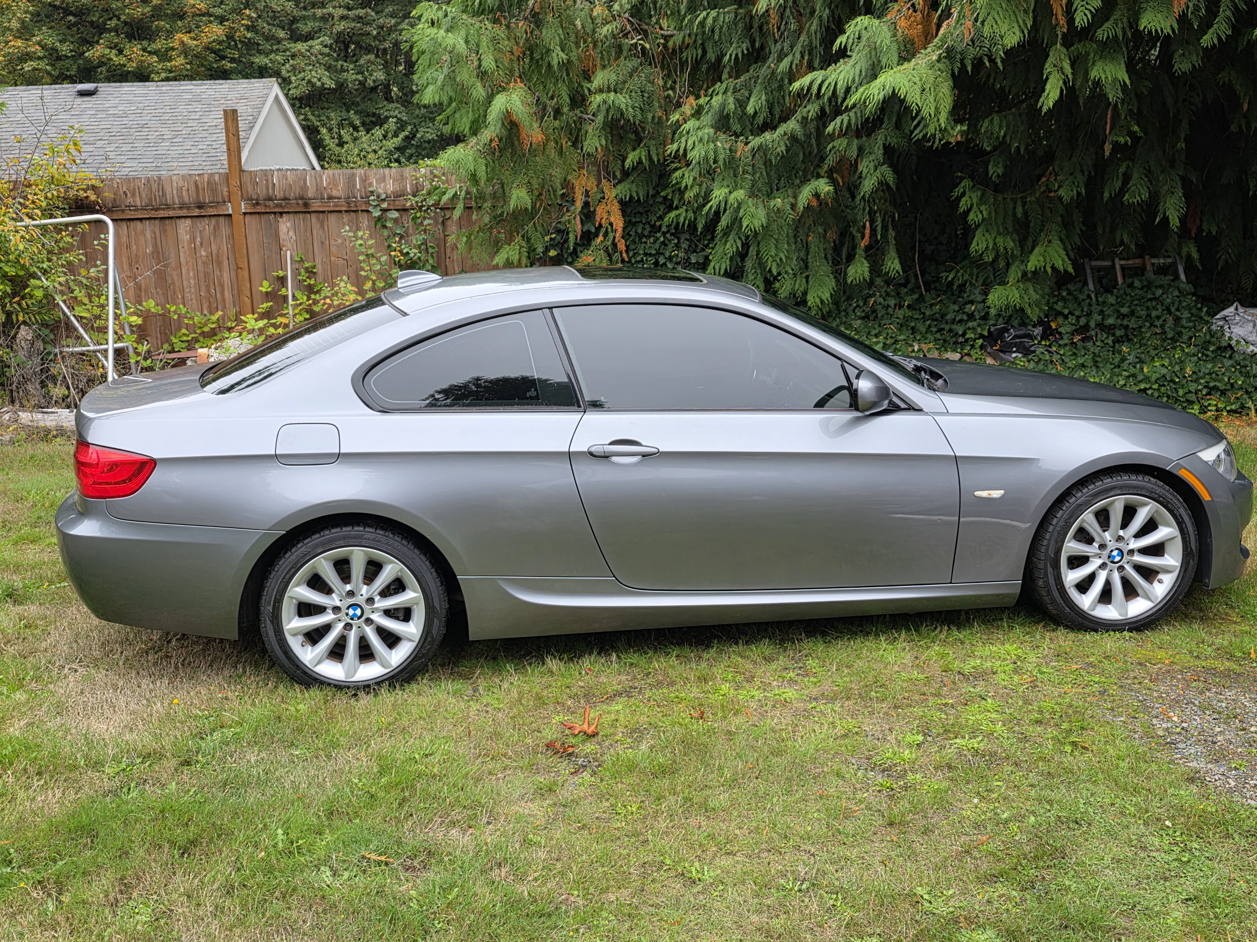 Used 2011 BMW 328i xDrive Coupe AWD/4WD image 8