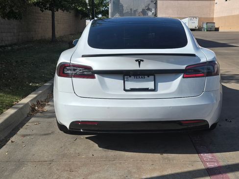 Used 2021 Tesla Model S Long Range Plus image 4
