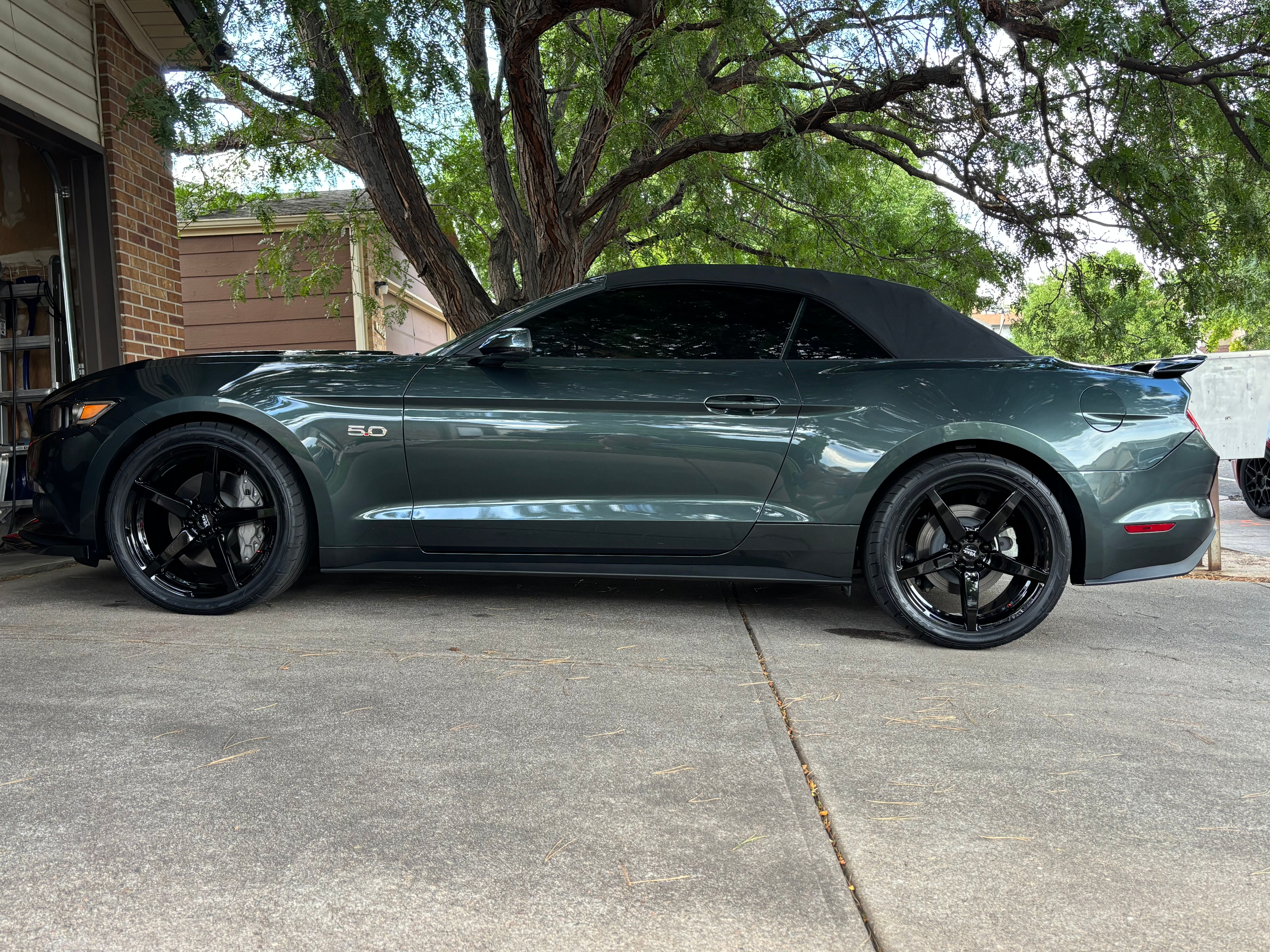 Used 2016 Ford Mustang GT Premium RWD image 9