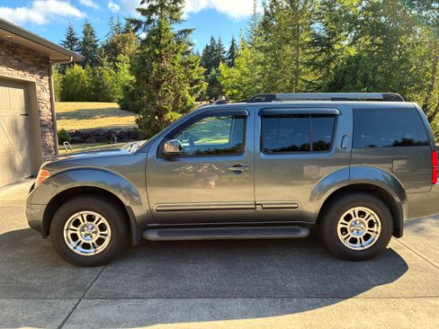 Used 2007 Nissan Pathfinder LE AWD/4WD image 4