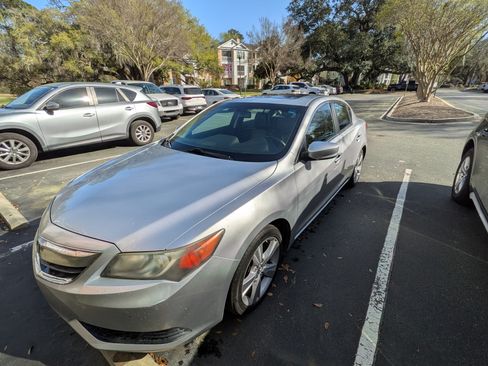 Used 2015 Acura ILX Sedan 4D image 4