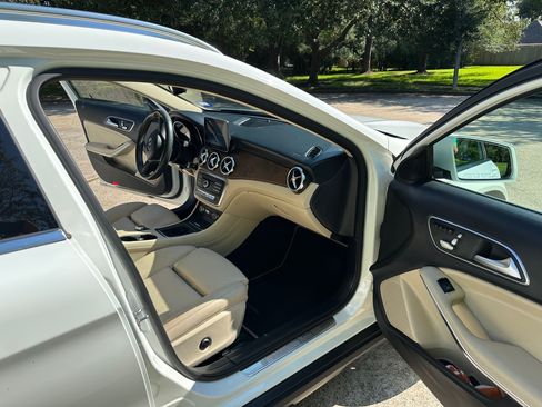 Used 2019 Mercedes-Benz GLA 250 image 11