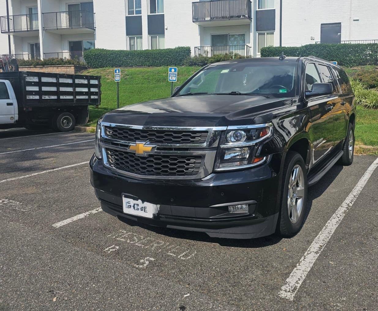 Used 2017 Chevrolet Suburban LT w/ Luxury Package AWD/4WD image 2
