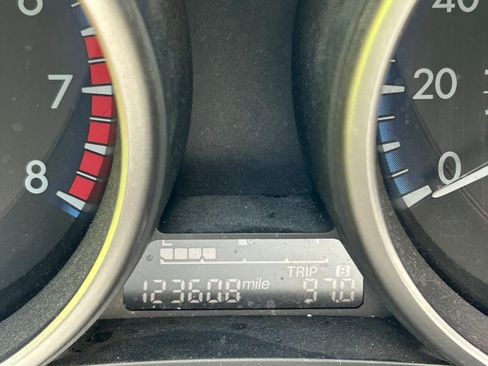 Used 2013 MAZDA MAZDA3 i Touring FWD image 8