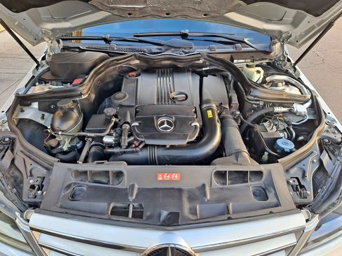 Used 2012 Mercedes-Benz C 250 Sedan image 30