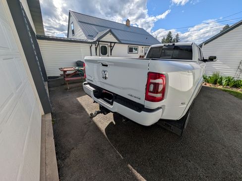 Used 2020 RAM 3500 Laramie AWD/4WD image 10