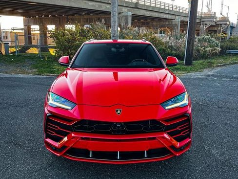 Used 2021 Lamborghini Urus image 1