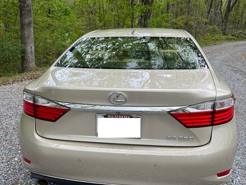 Used 2015 Lexus ES 350 w/ Premium Package FWD image 18