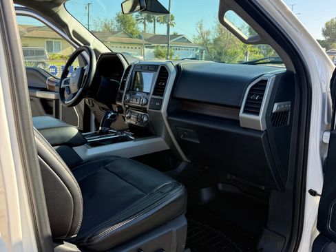 Used 2017 Ford F150 Lariat w/ Equipment Group 502A Luxury AWD/4WD image 20