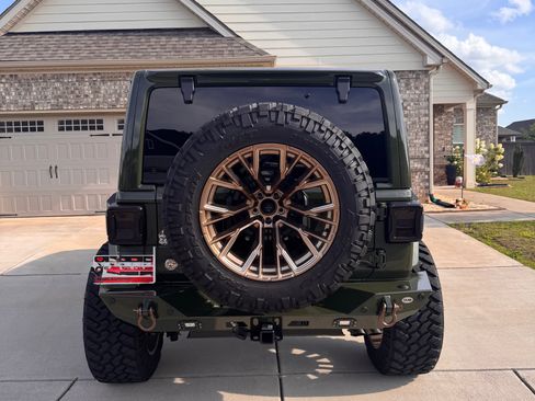 Used 2023 Jeep Wrangler Unlimited Rubicon 392 AWD/4WD image 5