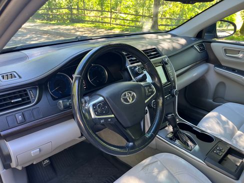 Used 2016 Toyota Camry XLE w/ Convenience Package FWD image 12