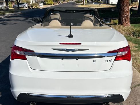 Used 2013 Chrysler 200 Limited image 5