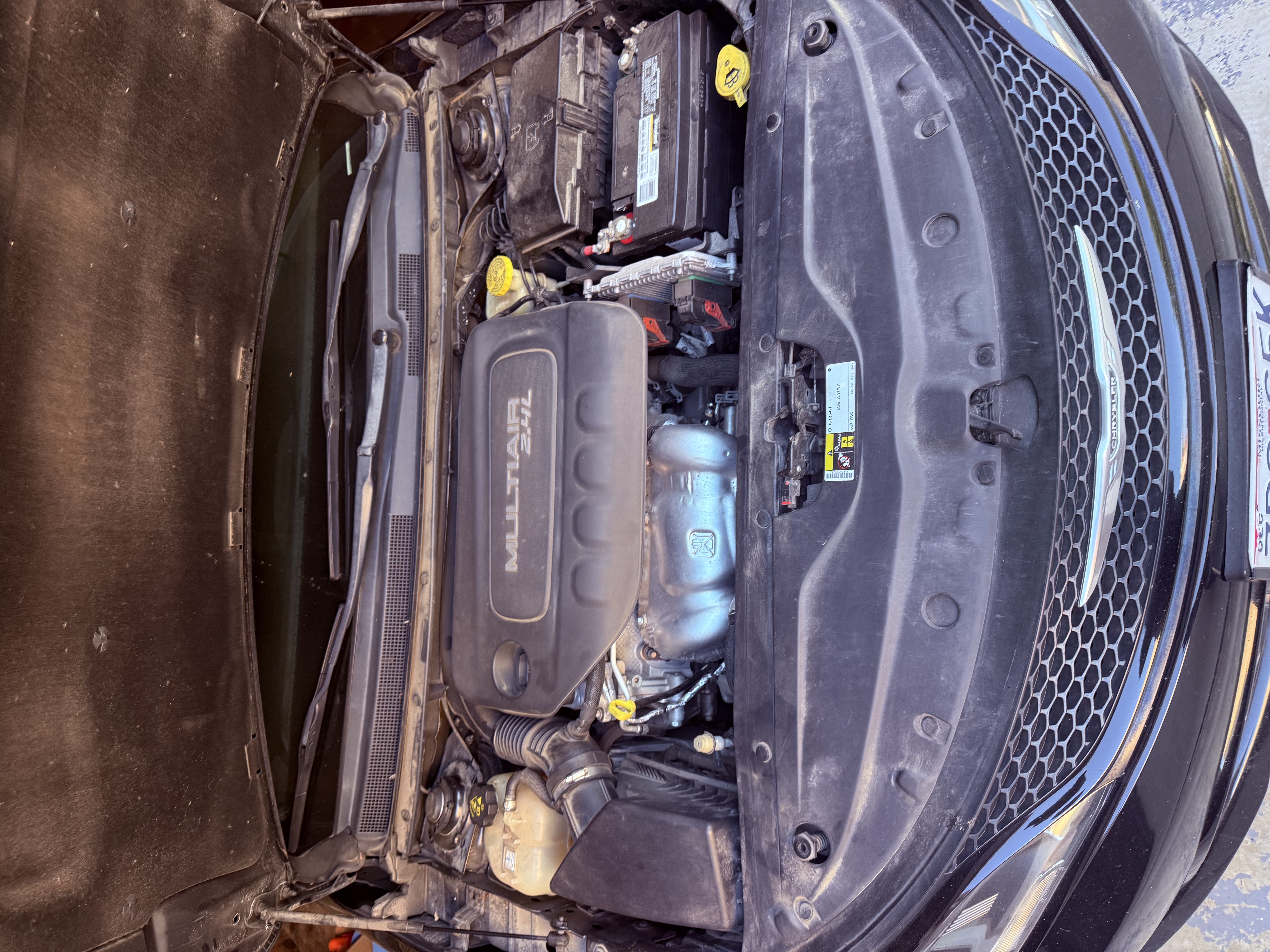 Used 2015 Chrysler 200 S w/ Comfort Group FWD image 12