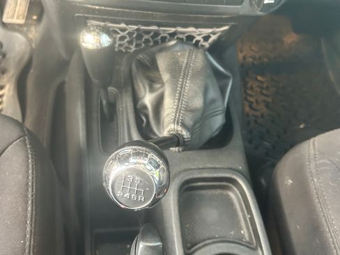 Used 2014 Jeep Wrangler Unlimited Sport w/ Dual Top Group image 11