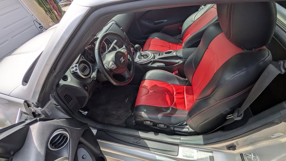 Used 2011 Nissan 370Z Coupe w/ Sport Pkg RWD image 8