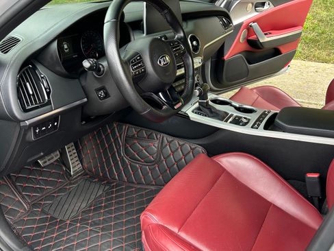 Used 2021 Kia Stinger GT1 image 18