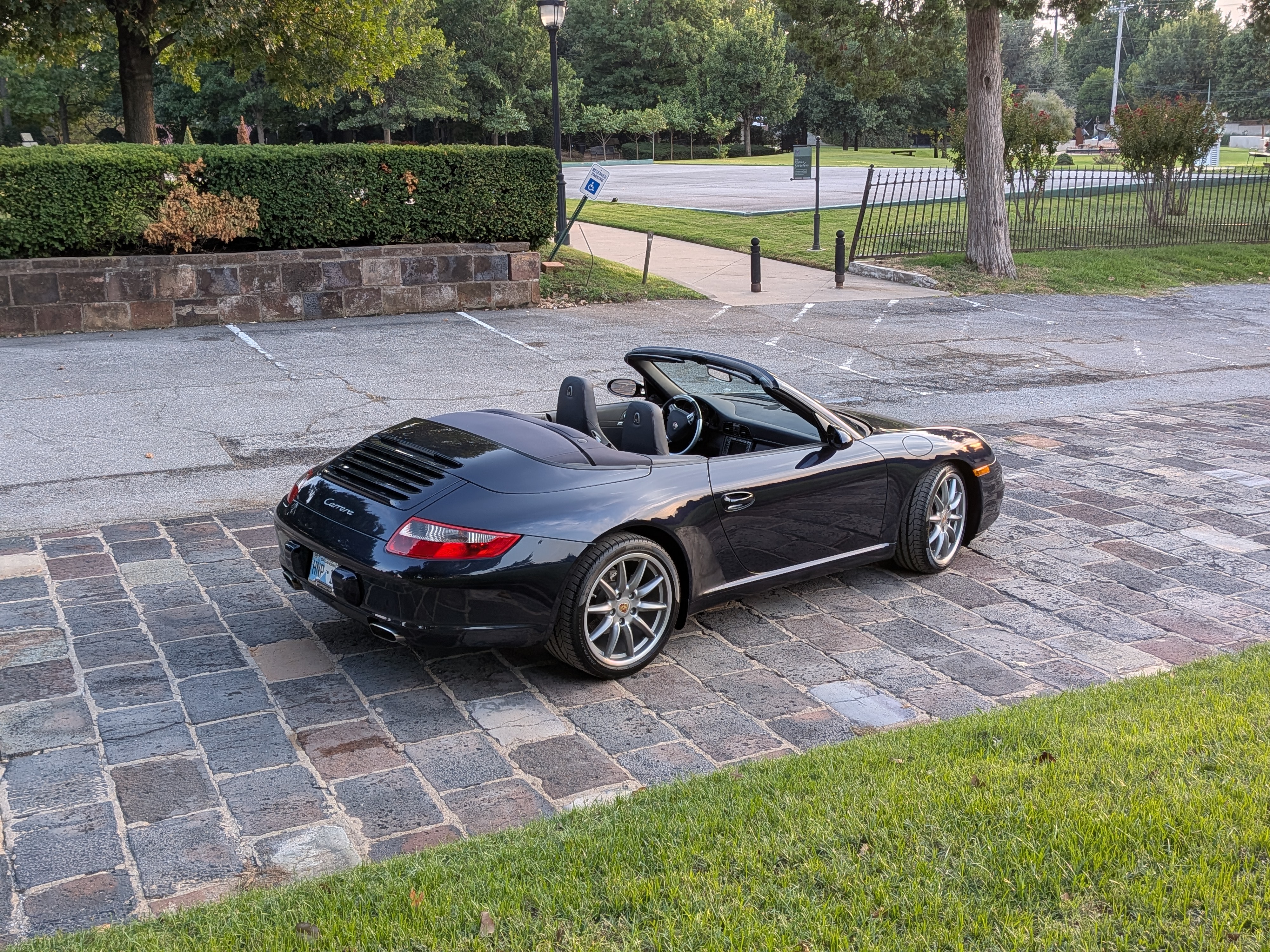 Used 2007 Porsche 911 Cabriolet image 6