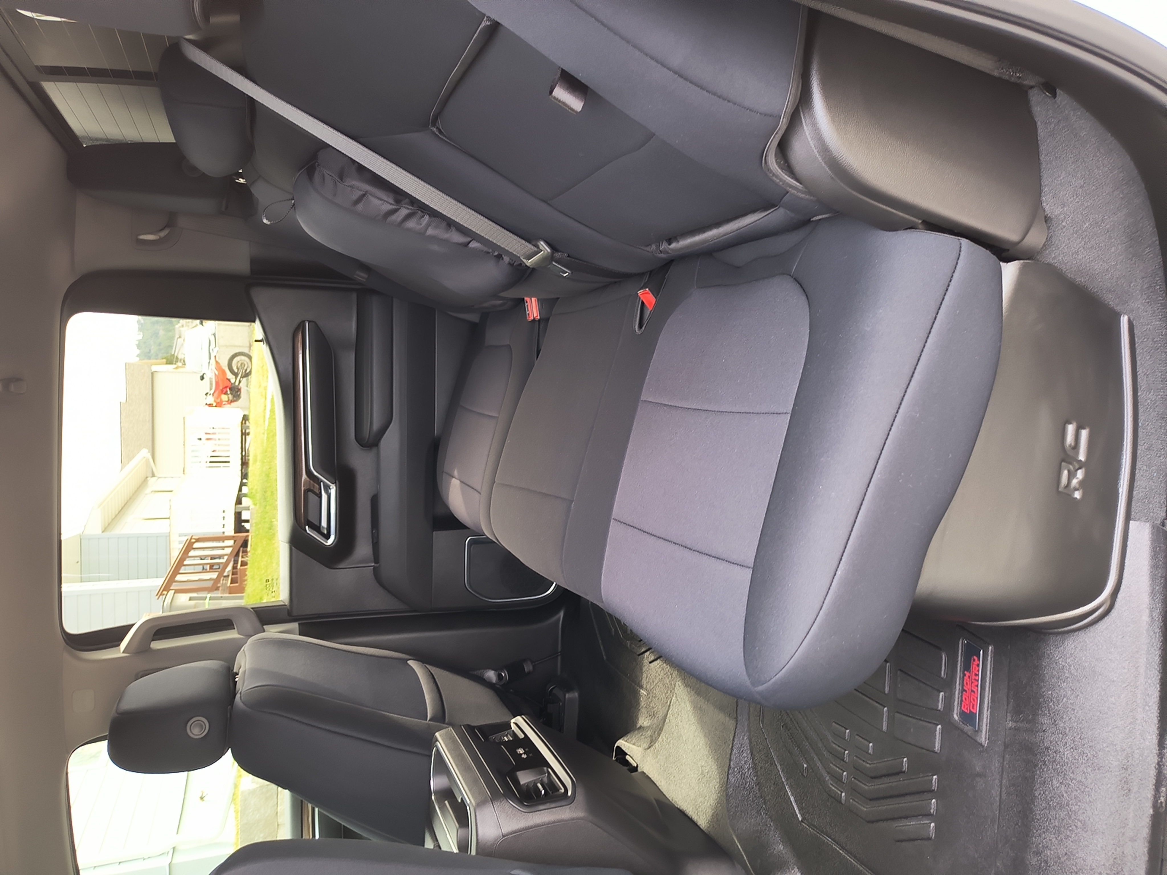 Used 2025 Chevrolet Silverado 1500 LT Trail Boss w/ Convenience Package II AWD/4WD image 6