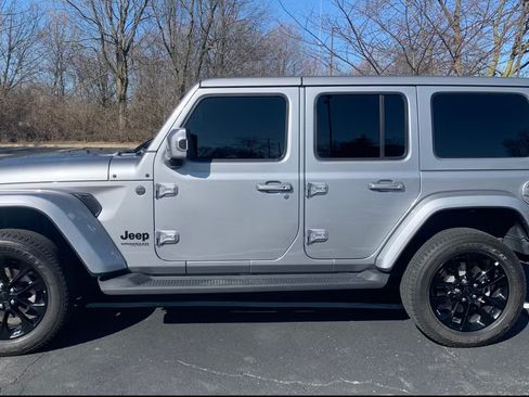 Used 2020 Jeep Wrangler Unlimited Sahara image 1
