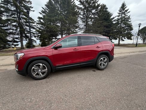 Used 2021 GMC Terrain SLT w/ Infotainment Package II AWD/4WD image 1