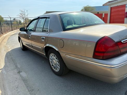 Used 2003 Mercury Grand Marquis GS image 9