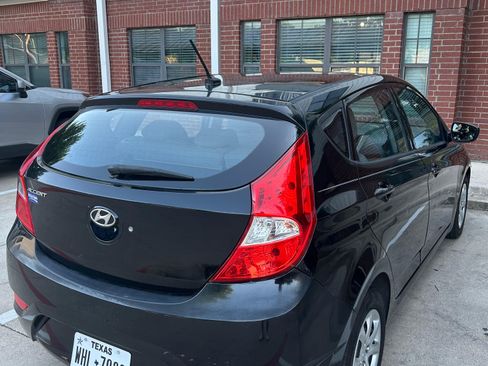Used 2014 Hyundai Accent GS FWD image 1