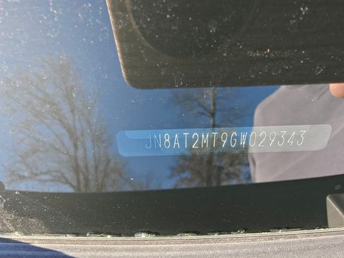 Used 2016 Nissan Rogue S image 21