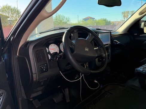 Used 2004 Dodge Ram 2500 Truck SLT w/ Trailer Tow Group AWD/4WD image 4