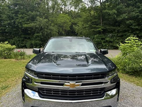 Used 2019 Chevrolet Silverado 1500 LT w/ All-Star Edition AWD/4WD image 2