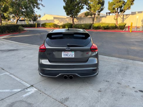 Used 2016 Ford Focus ST FWD image 6