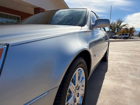 Used 2011 Cadillac DTS Premium w/ Driver Awareness Package image 22