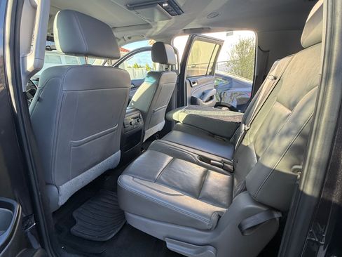 Used 2016 Chevrolet Suburban LT image 20