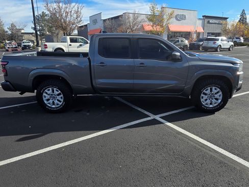 Used 2022 Nissan Frontier SV image 11