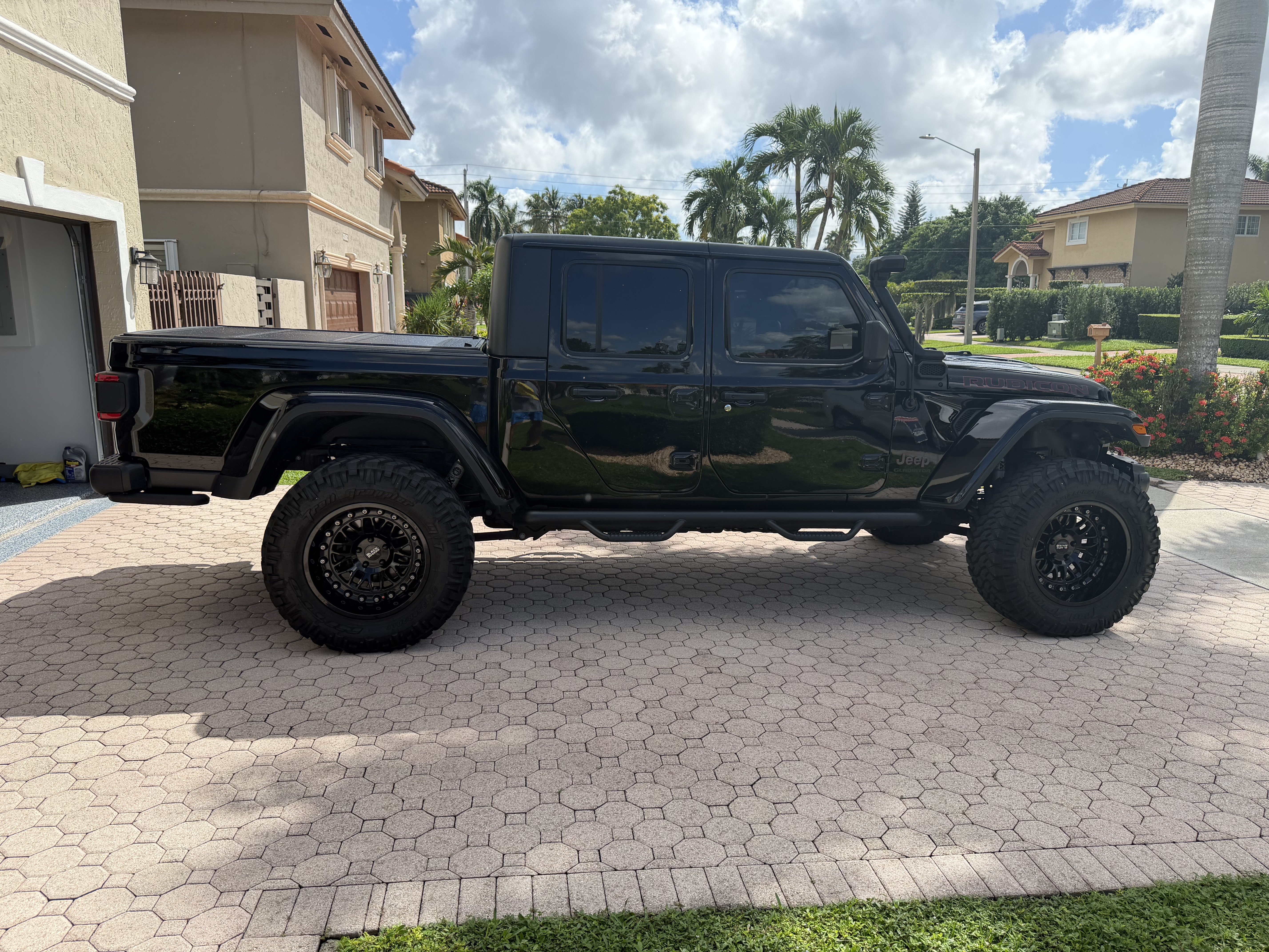 Used 2020 Jeep Gladiator Rubicon w/ LED Lighting Group AWD/4WD image 10
