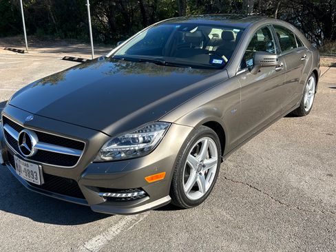 Used 2012 Mercedes-Benz CLS 550 4MATIC image 5