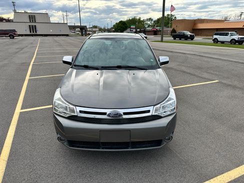 Used 2010 Ford Focus SEL FWD image 4
