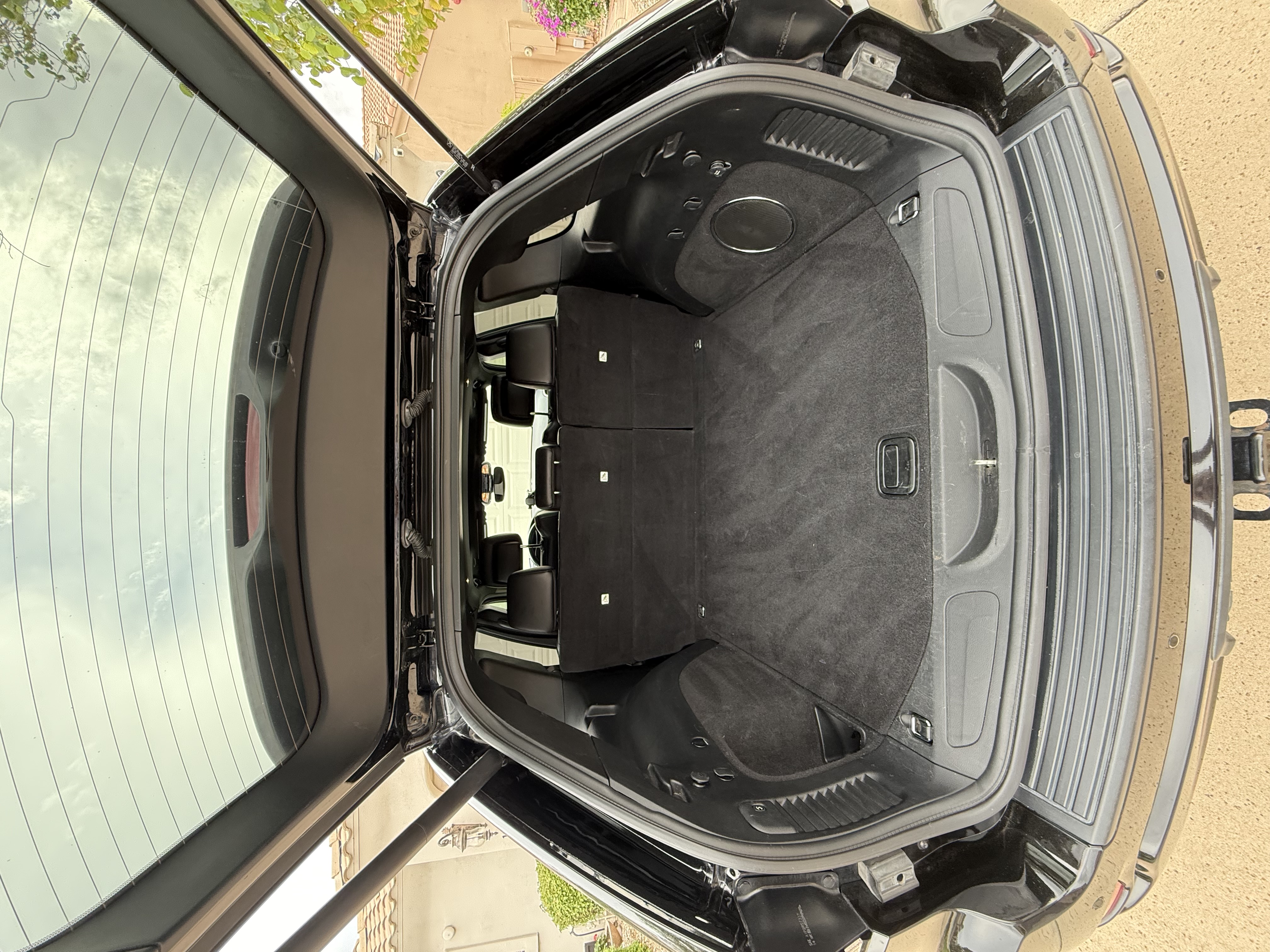 Used 2019 Jeep Grand Cherokee Altitude AWD/4WD image 12