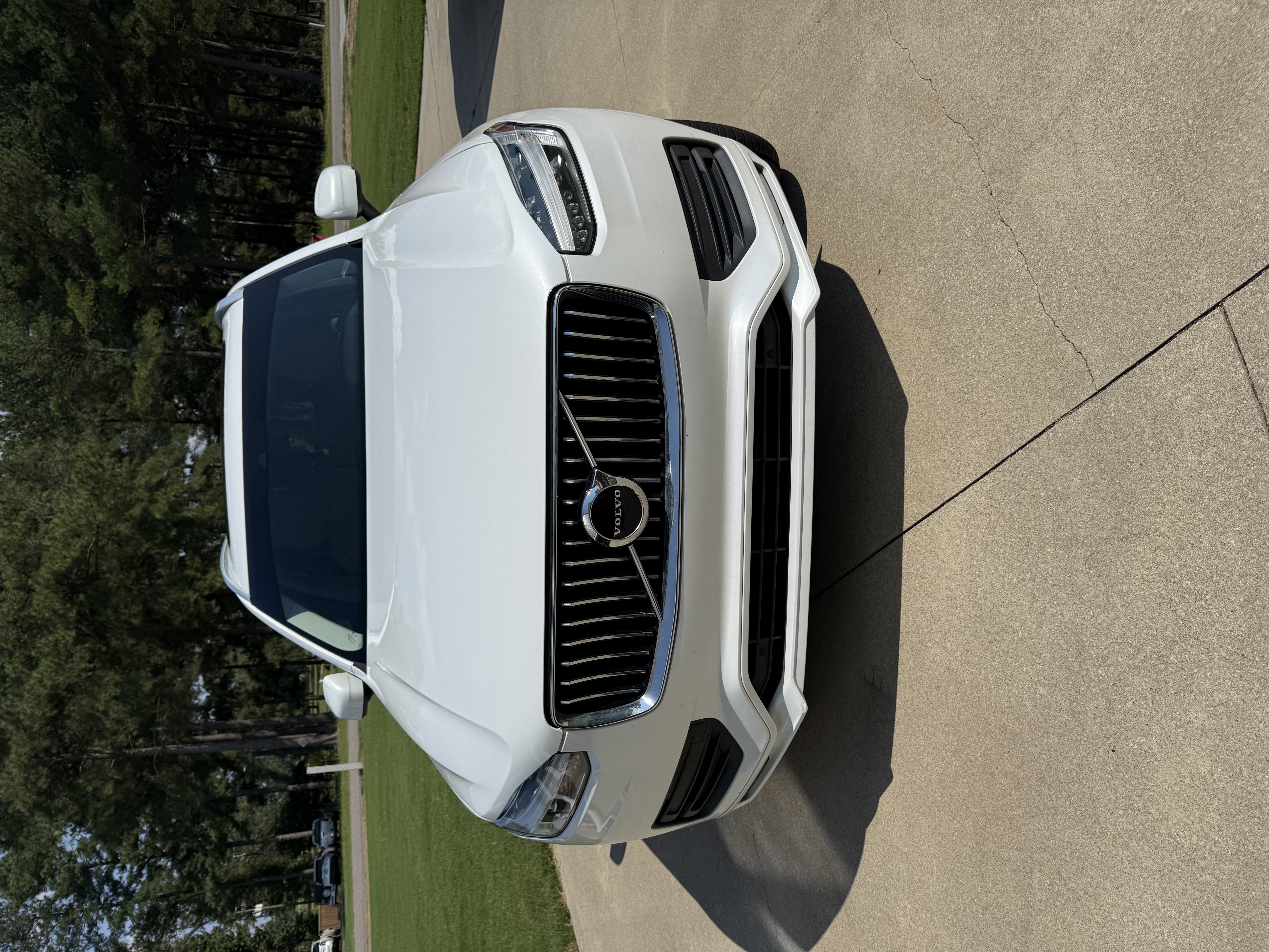 Used 2020 Volvo XC90 T6 Momentum w/ Protection Package Premier AWD/4WD image 1