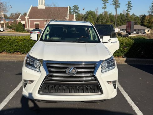 Used 2018 Lexus GX 460 Premium image 17