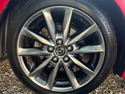 Used 2018 MAZDA MAZDA3 Touring FWD image 13