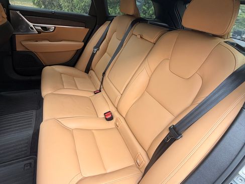 Used 2024 Volvo V90 B6 Cross Country Ultimate w/ Protection Package Premier AWD/4WD image 21